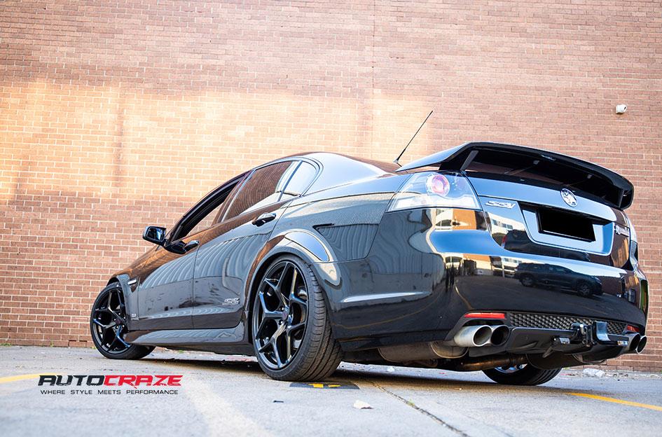 HOLDEN-COMMODORE-DOMINATE-MATTE-BLACK
